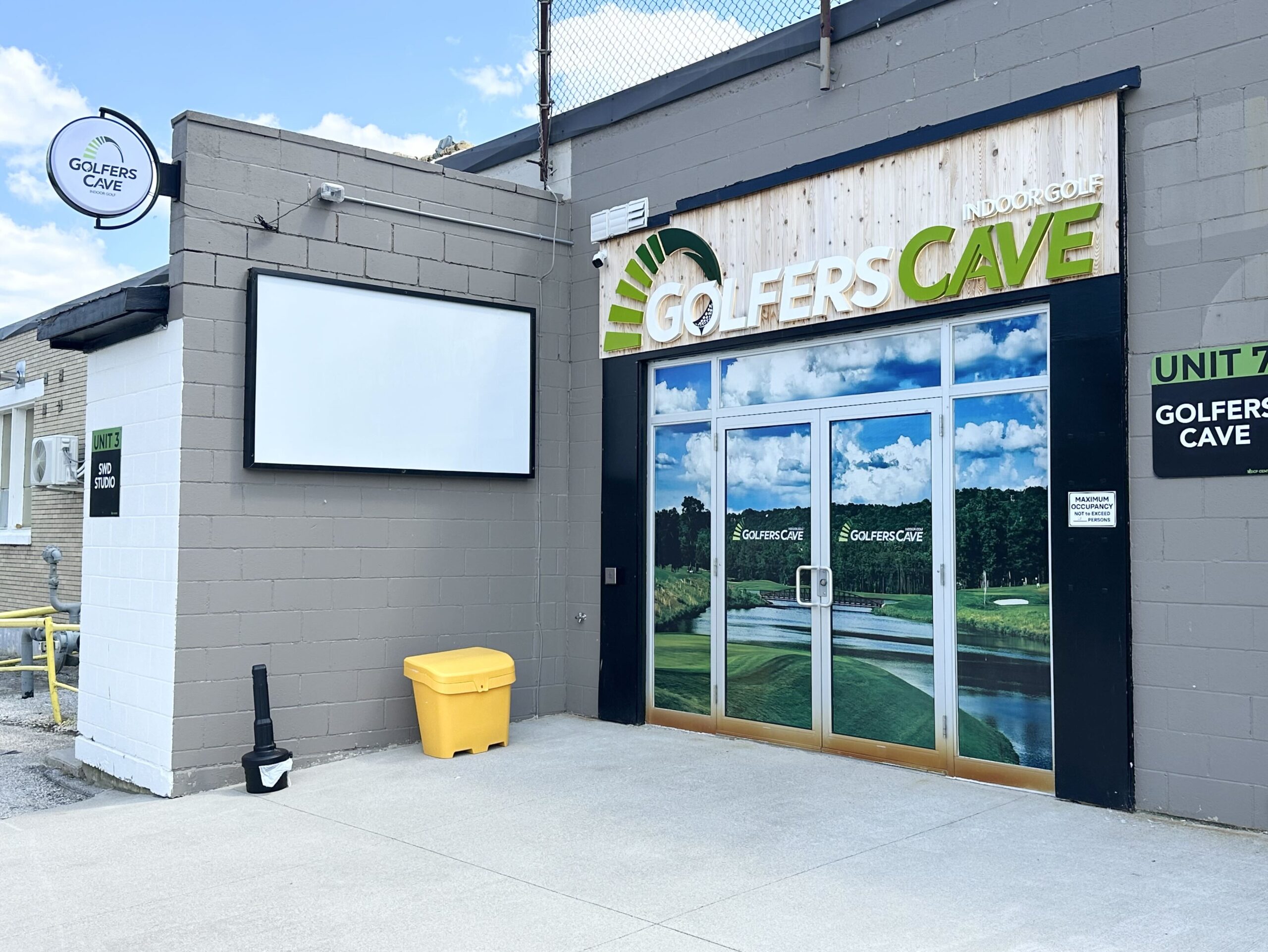 GolfersCave Indoor Golf